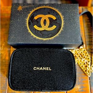 Chanel Holiday makeup bag converted to purse. Brand New